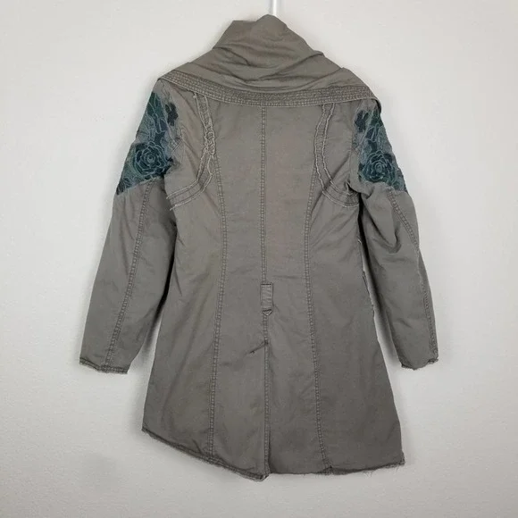 Green asymmetrical utility jacket w embroidery - Picture 3 of 8